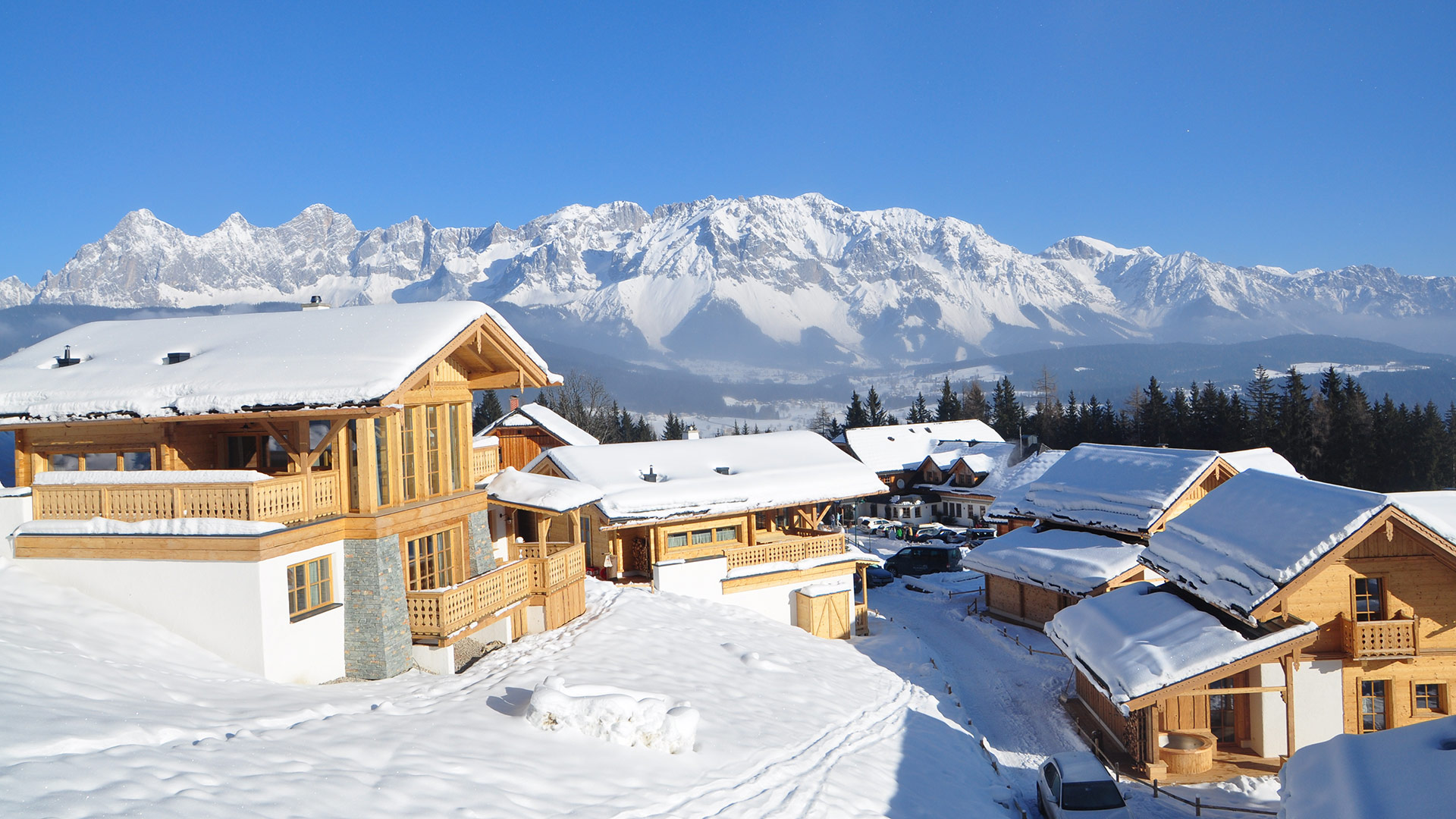 Chaletdorf an der Skipiste Österreich Skiurlaub Chalet an der Piste