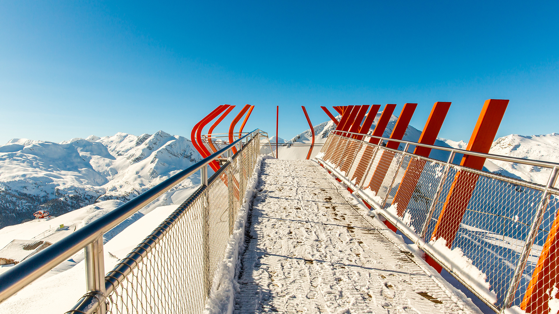 Ausgezeichnete schneesichere Skigebiete